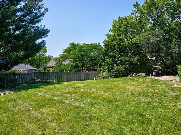 4th image of 4404 Dakota Dr