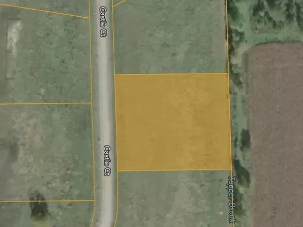73282 Castle Ct, Armada, MI 48005