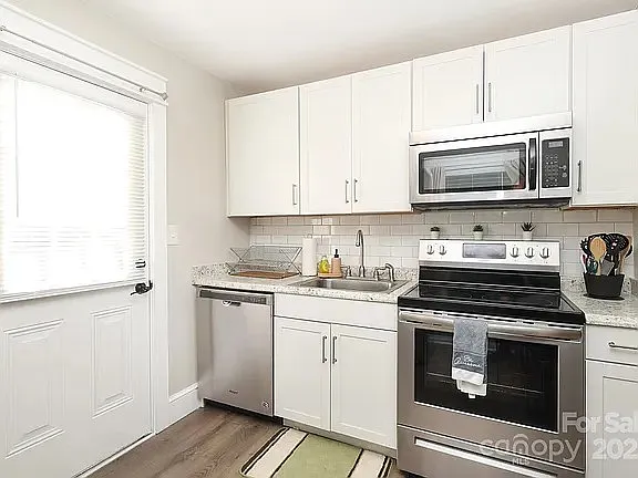 1822 Kensington Dr — Photo 7