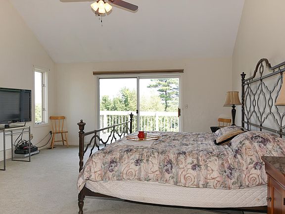 4th image of 37 Monadnock Dr