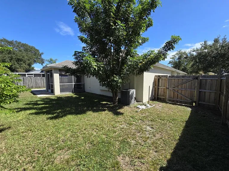24505 Landing Dr — Photo 23