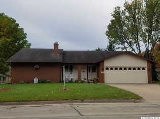 137 12th Ave SW, Dyersville, IA 52040