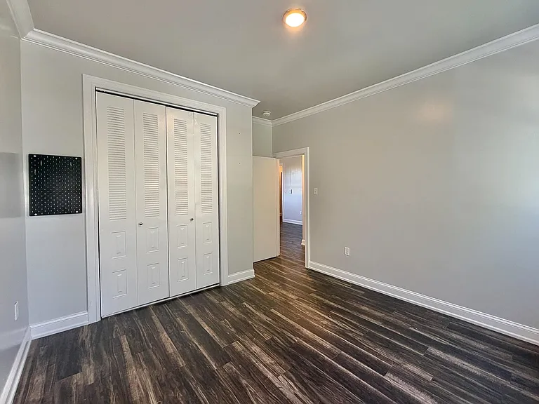 3-5 Potter Pl #4C — Photo 16