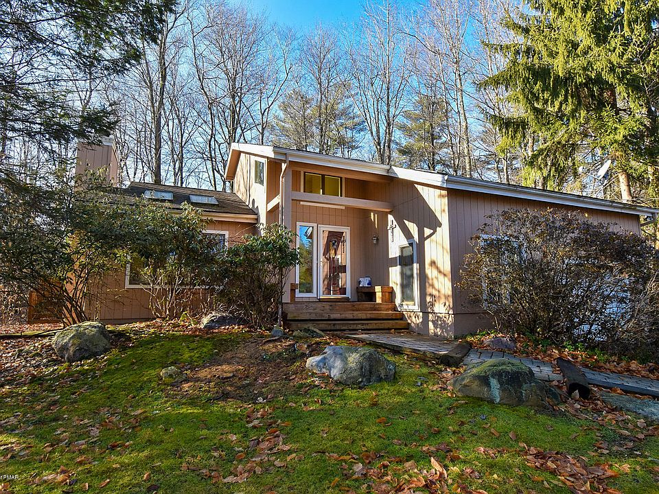 1st image of 115 Woodbury Dr