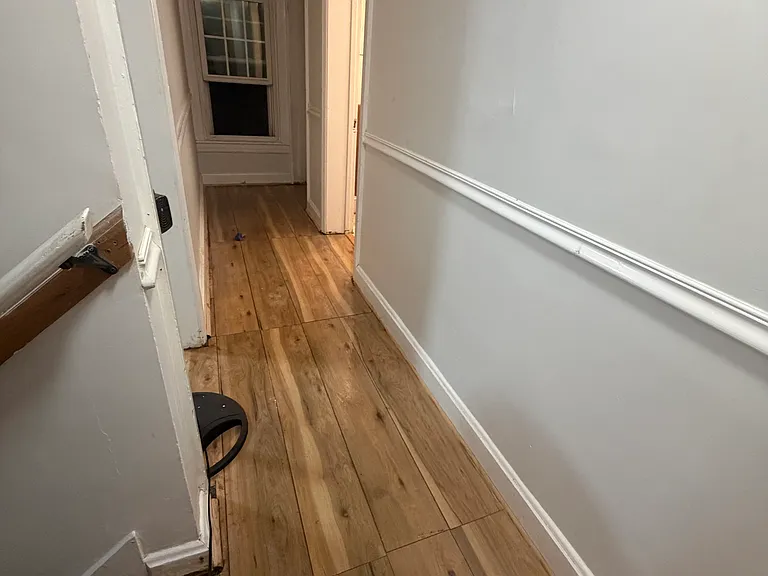 East Ave — Photo 6