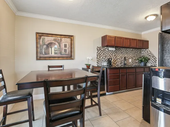 Silver Club Apartments