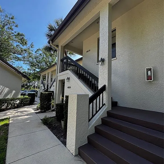 4821 Winslow Beacon #42 — Photo 2