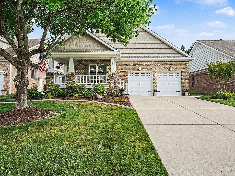 1st image of 812 Canyoncreek Ln