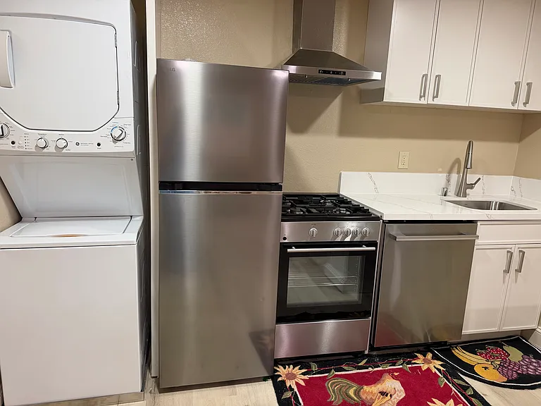 16 Cobblestone Ct #B — Photo 4