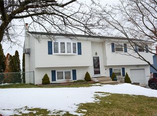 114 Rolling Meadows Rd, Middletown, NY 10940