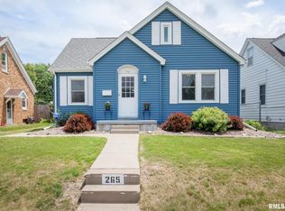 265 6th St, Silvis, IL 61282