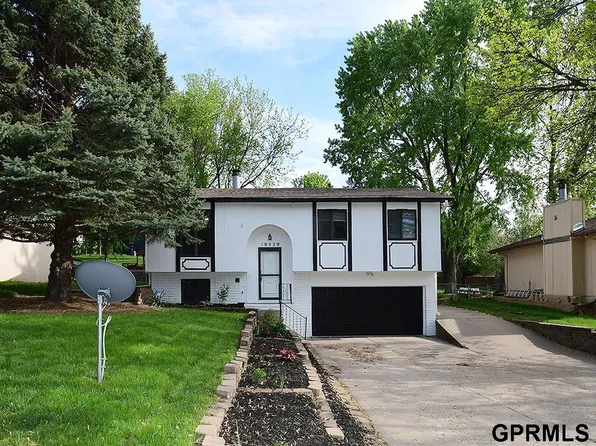 10529 Izard St, Omaha, NE 68114