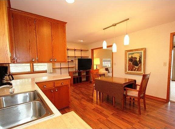 4th image of 6724 Wentworth Avenue