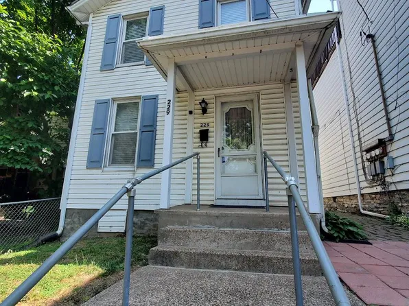 229 S 2nd St, Steelton, PA 17113