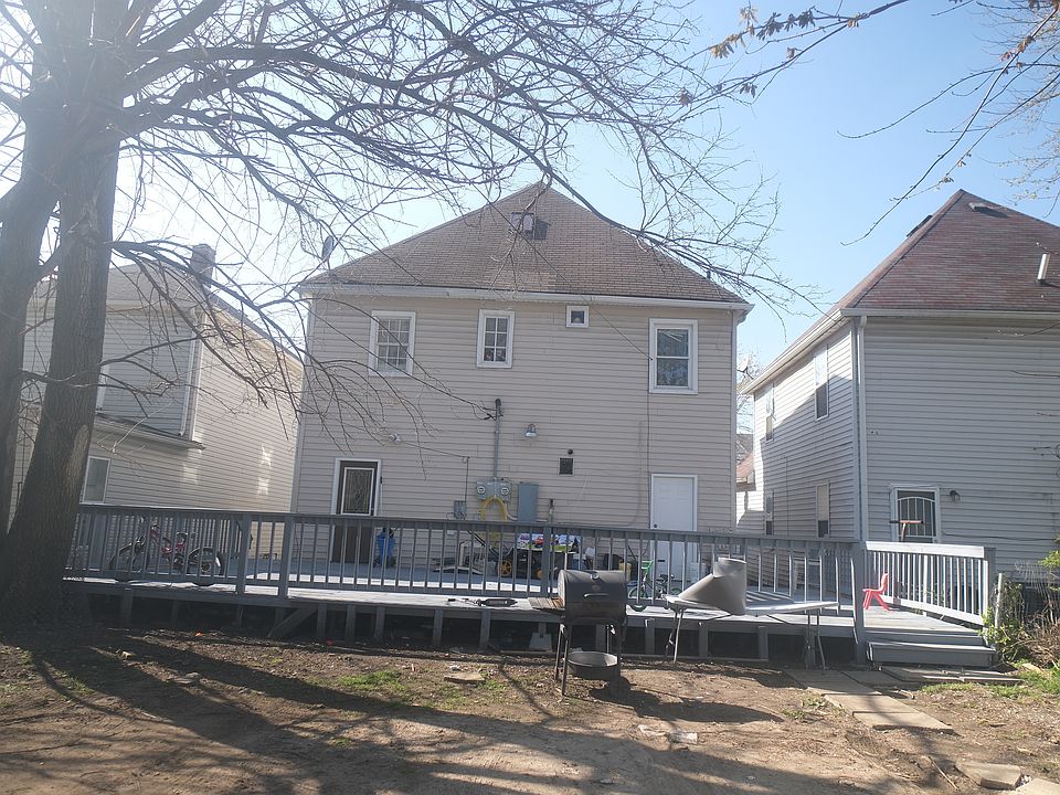 2nd image of 657 Birch Ave