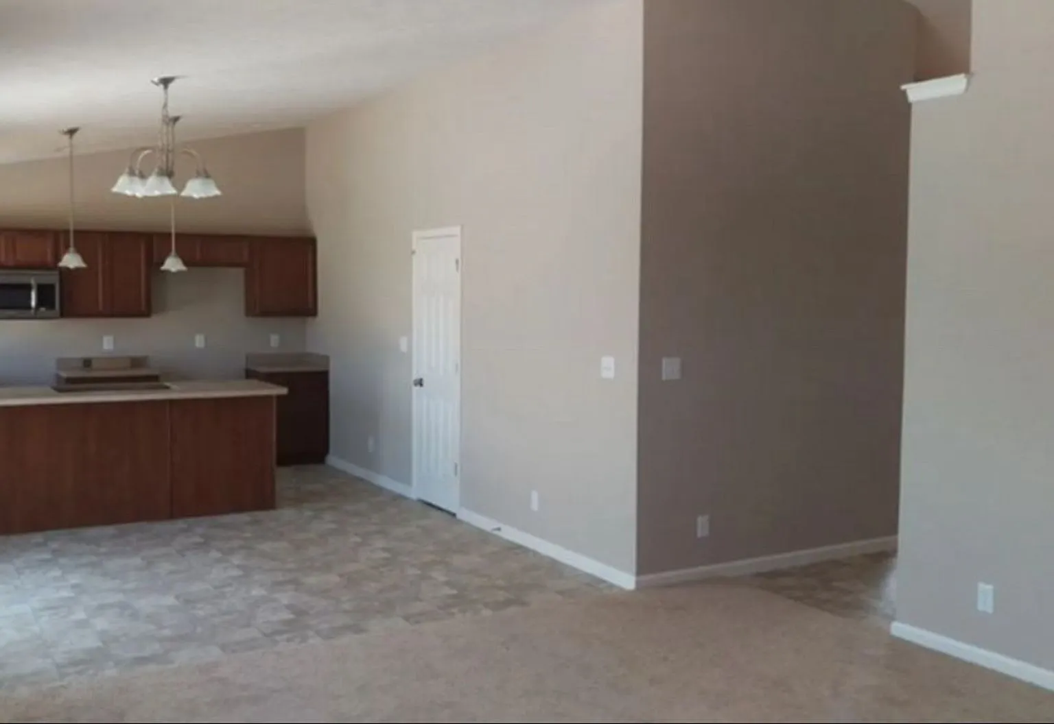 Charming 3-Bedroom Home in West Lafayette with 2-Car Garage & Washer/Dryer — Photo 3