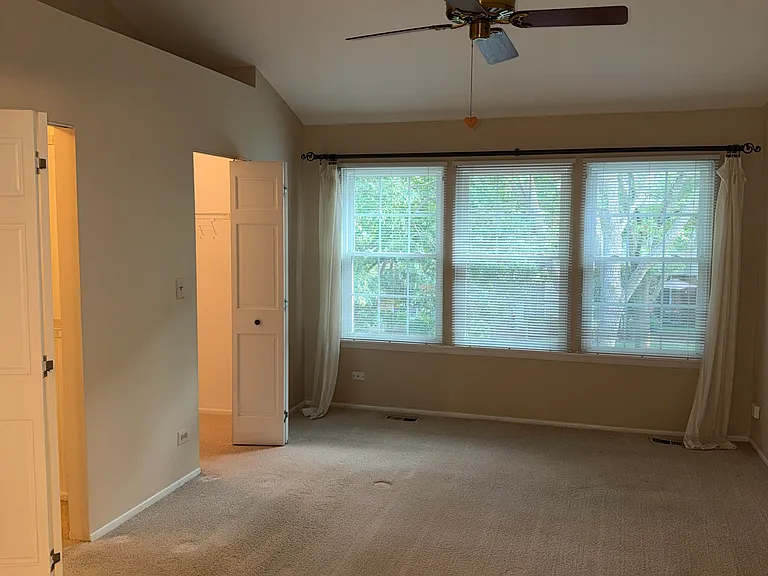 2106 Glasgow Ct — Photo 17