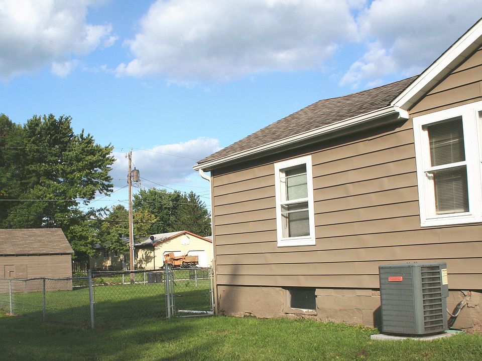 2nd image of 1200 Pekin St