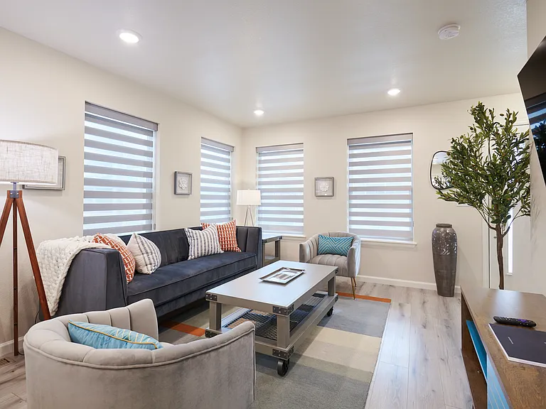 6339 Hanover St — Photo 9
