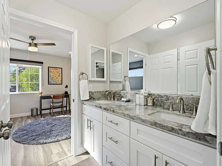 1668 Belford Ave — Photo 20