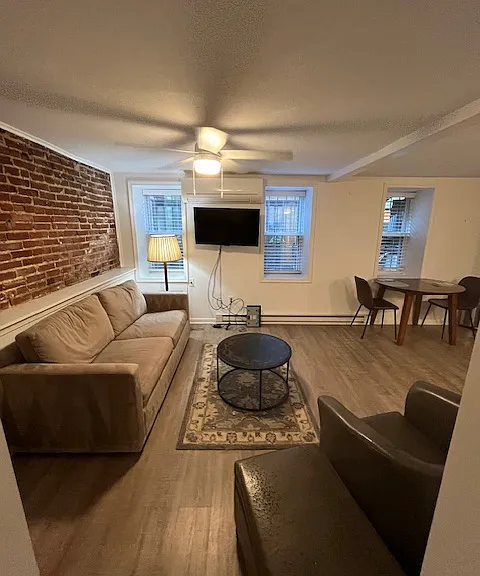 1646 Newton St NW #B — Photo 6