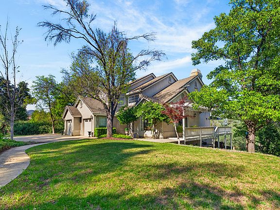 4th image of 8725 Landmark Cir