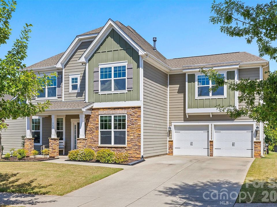 1st image of 640 Maple Hill Dr