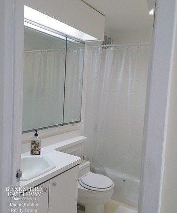 5th image of 155 N Harbor Dr APT 301