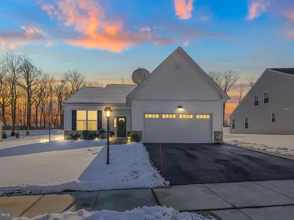 102 Lilac Ct, Coatesville, PA 19320