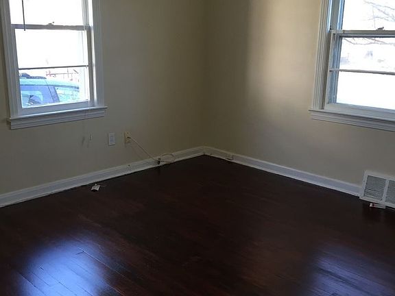 5th image of 4211 Torrington Ave