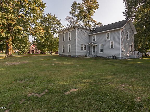 4th image of 306 E Saint Joseph St