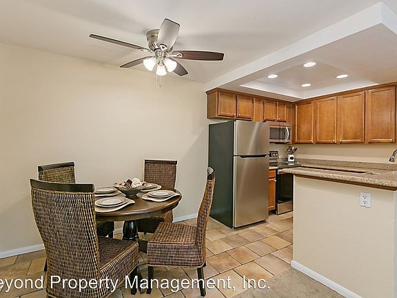 2nd image of 432 Edgehill Ln Unit 34