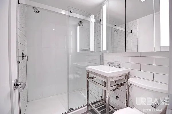 Rented by Urbane Brokerage | media 3