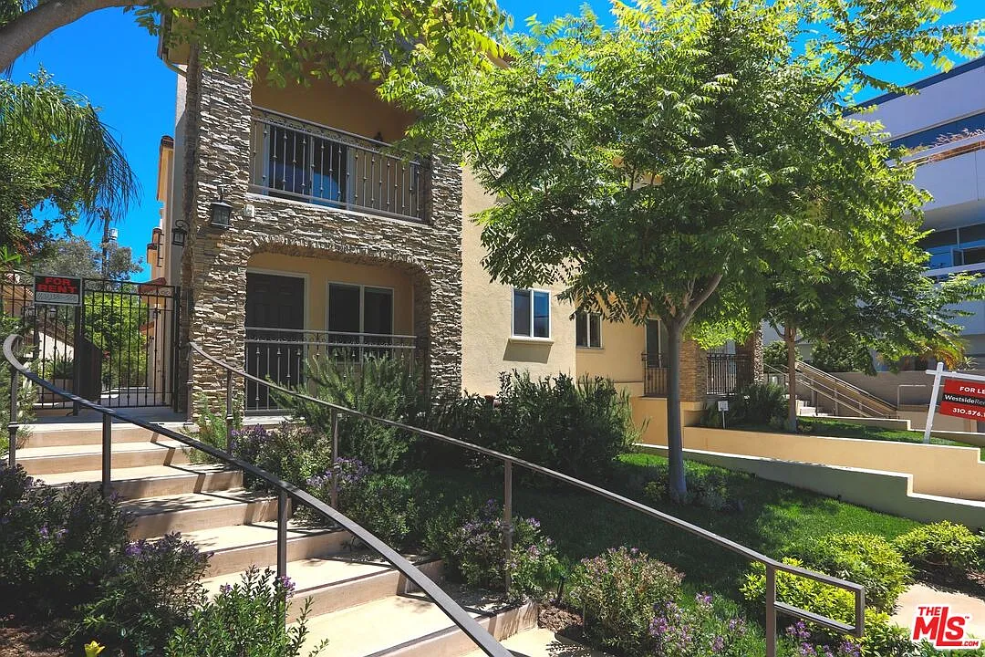 3 bed, 3.0 bath, 1554 sqft, $6,500 — Photo 3