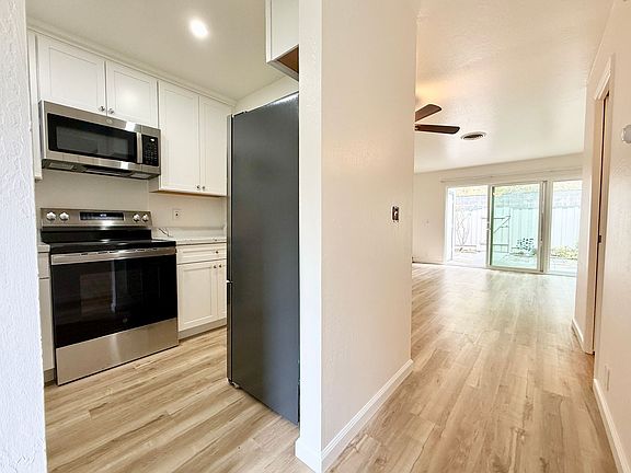 5th image of 1254 Terra Nova Blvd