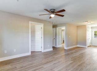 136 Brookside Ln #D, South Hill, VA 23970