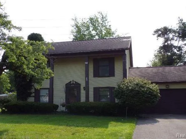 509 Park St, Watervliet, MI 49098