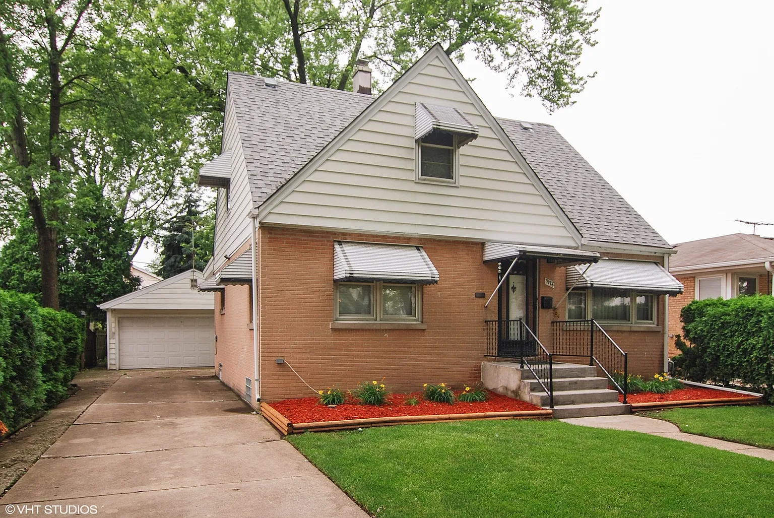 3126 Sarah St photo 1
