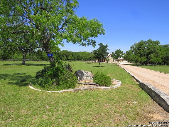 2nd image of 100 Los Arboles Dr