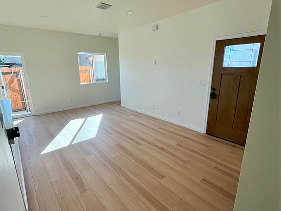 5th image of 2399 Ridge View Dr