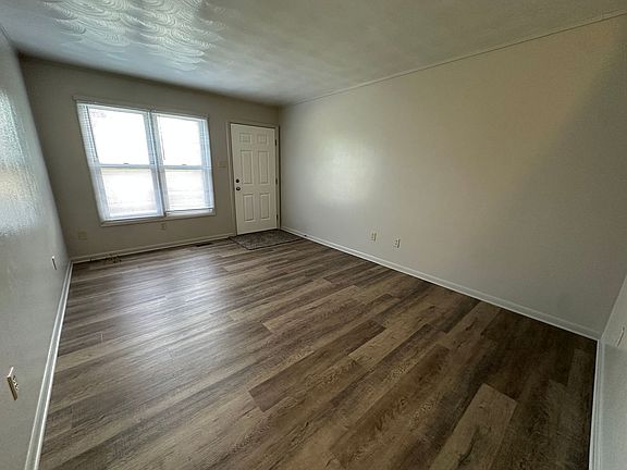 3rd image of 2219 Bel Air Dr