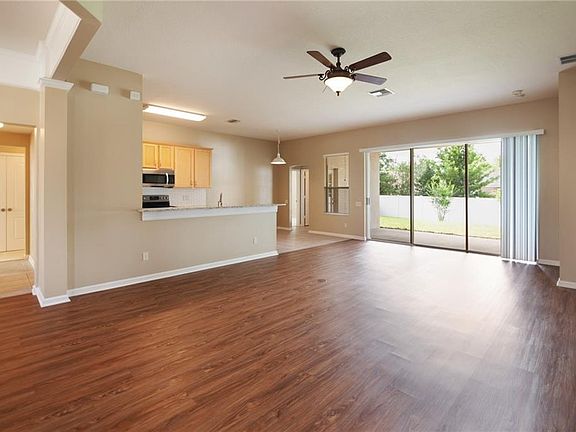 2nd image of 2027 Samantha Ln