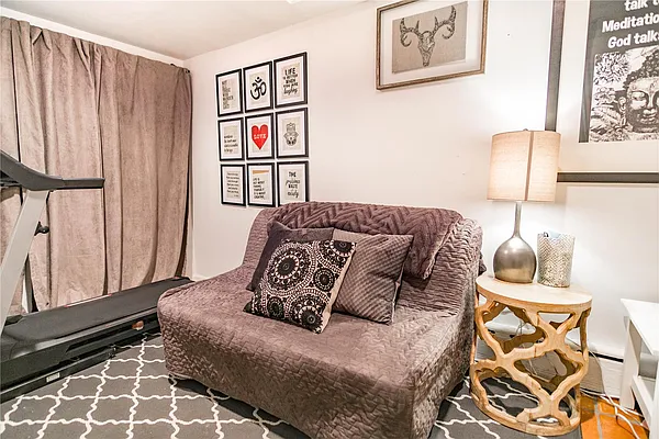 Rented by Century 21 Metropolitan | media 25