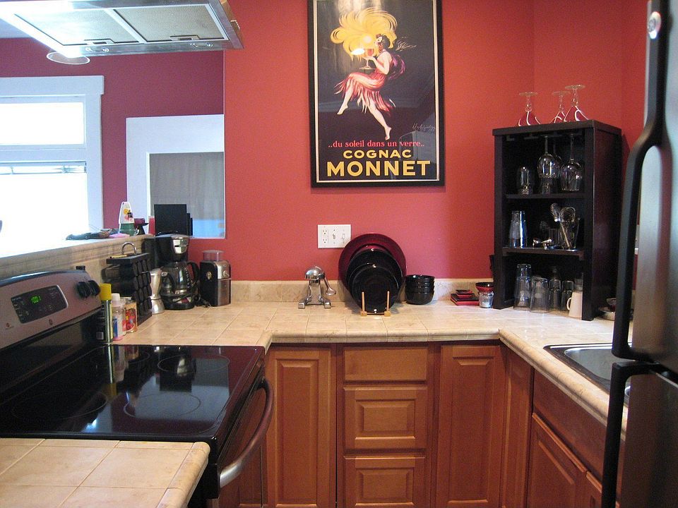 Remodeled Kitchen w/Stainless Steel Appliances