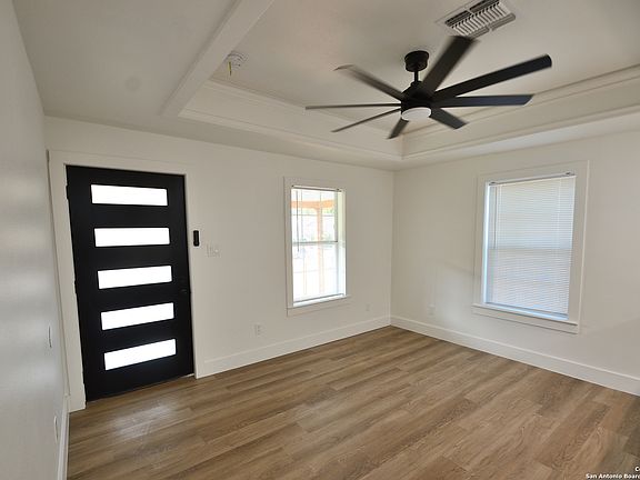 5th image of 1008 STONEWALL ST
