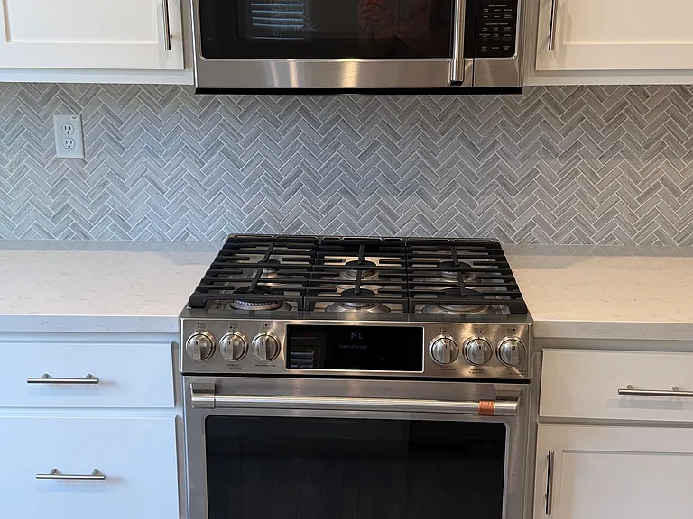 700 Apricot Cir — Photo 6