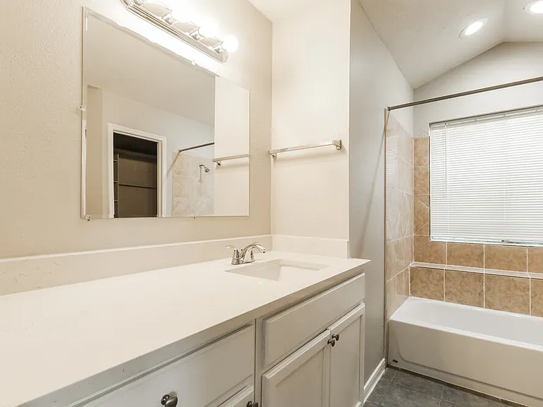 4015 Adonis Dr — Photo 11