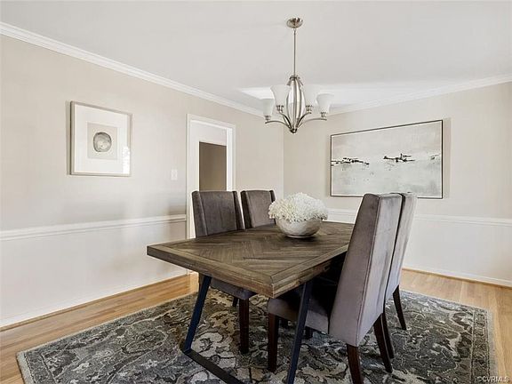 5th image of 5107 Sir Sagamore Dr