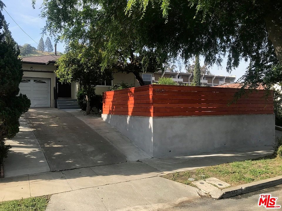 1st image of 2572 Loma Vista Dr