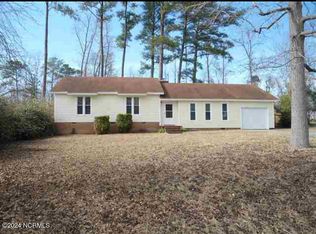 4 Dressler Dr, Jacksonville, NC 28540